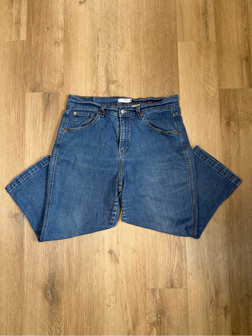 Levi’s Classic Capri Jeans Women’s 10 Medium Wash Stretch Denim Cropped Y2K